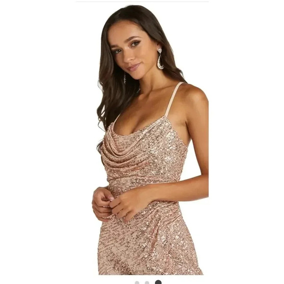 Morgan & Co Nina Sequin Gown sz 9 in Gold - Picture 2 of 12